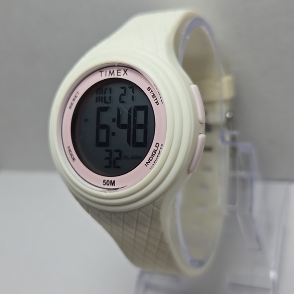 Timex Ladies Digital Sports Watch Indiglo Pink TW5M41900 50m New Battery - Picture 2 of 10